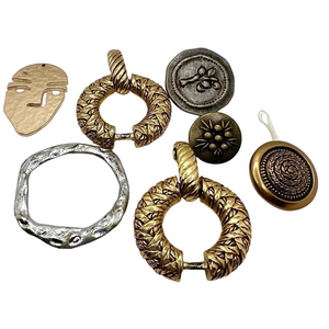 🍭4/$20 Set of gold, silver, and bronze tone items